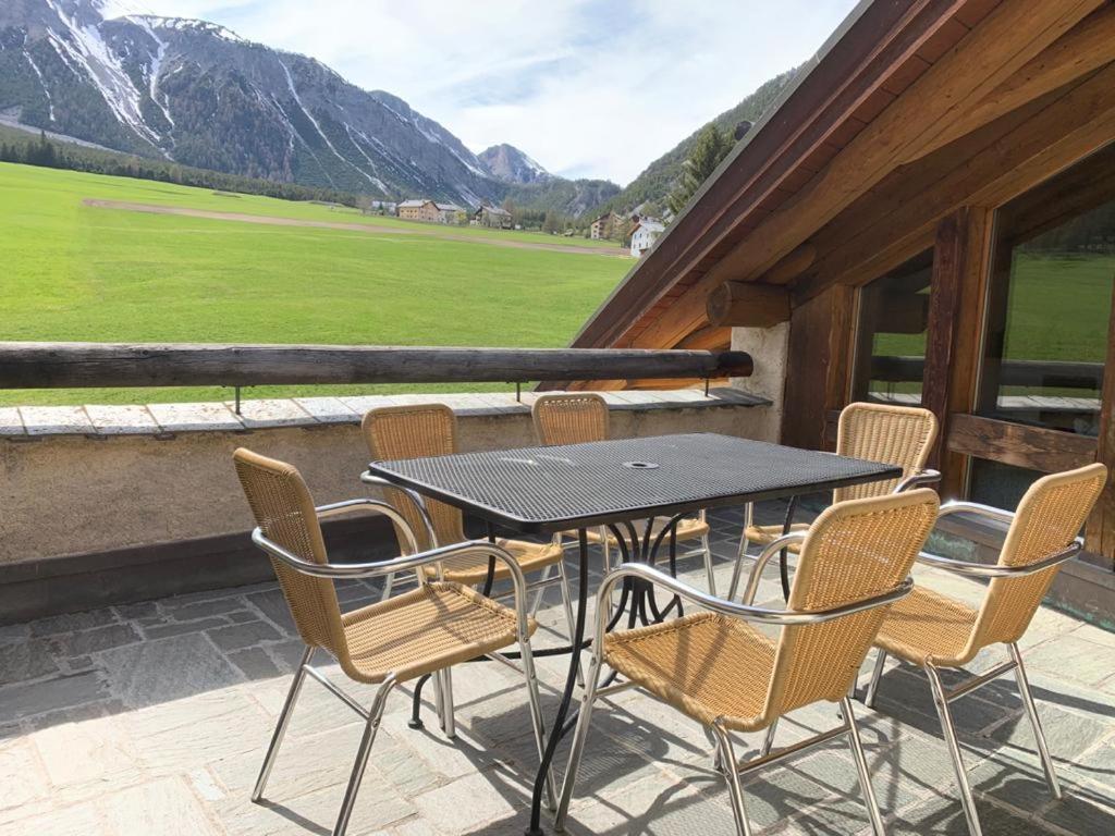 Ferienwohnung Jalet Tschierv Exterior foto